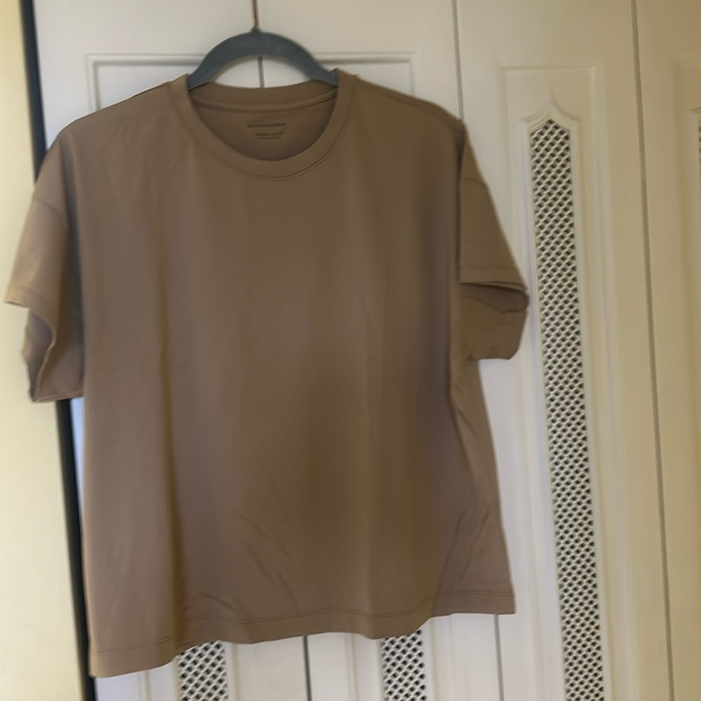 Banana Republic Suprima Cotton, size large